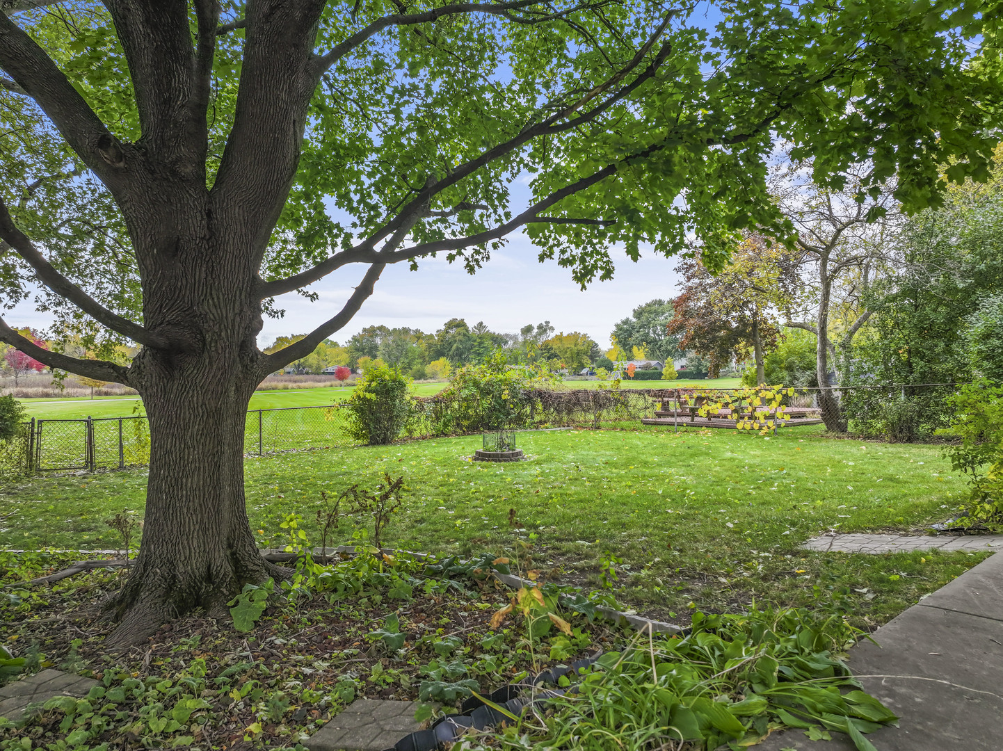 Schaumburg, Illinois 60193, United States, 4 Bedrooms Bedrooms, ,3 BathroomsBathrooms,Residential,Active,237612