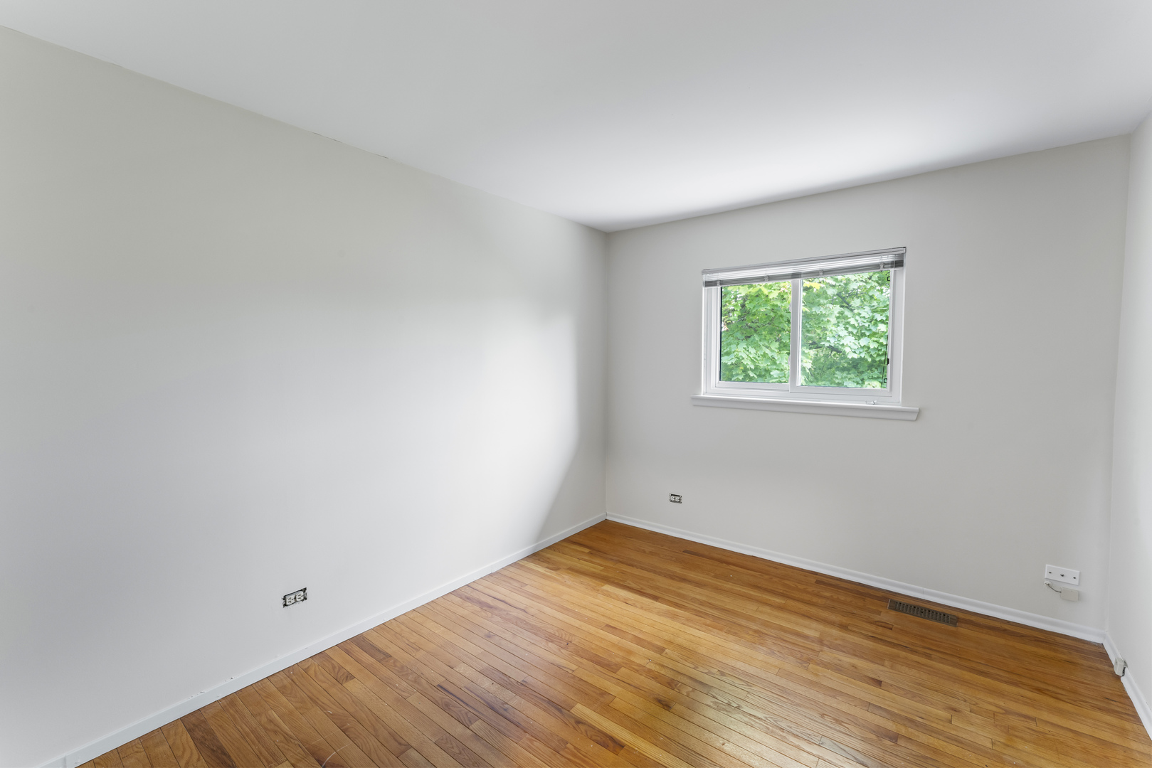 Schaumburg, Illinois 60193, United States, 4 Bedrooms Bedrooms, ,3 BathroomsBathrooms,Residential,Active,237612