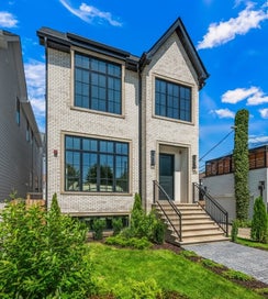 2214 W Oakdale Avenue Chicago IL 60618