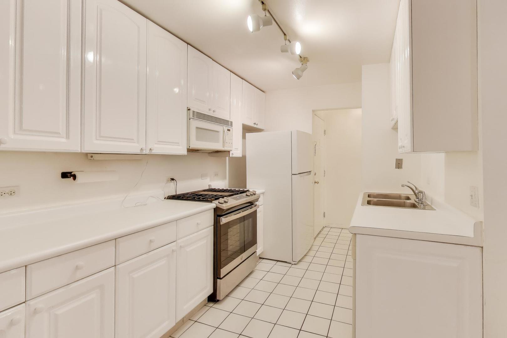 5400 N Sheridan Road 210
