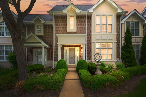 Photo of 430 Park Avenue, Clarendon Hills, IL 60514 (MLS # 12657200)