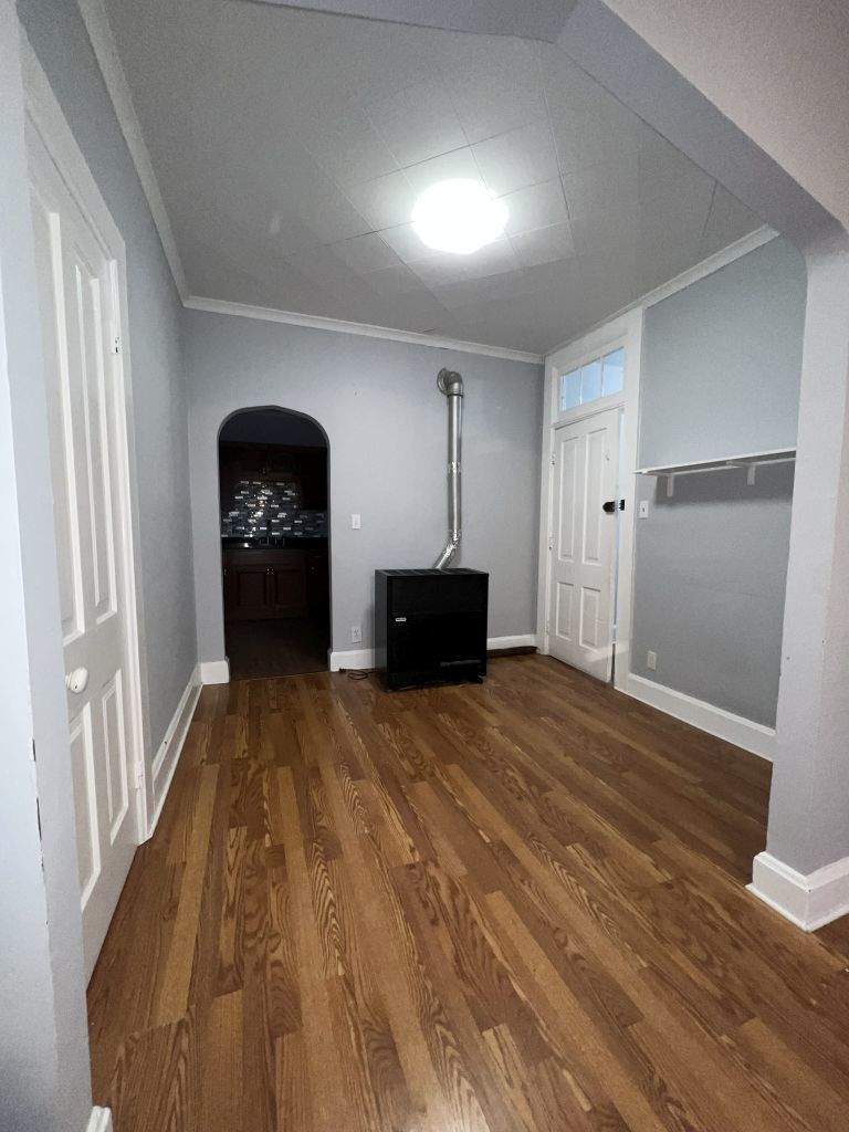 1934 W 21st Place