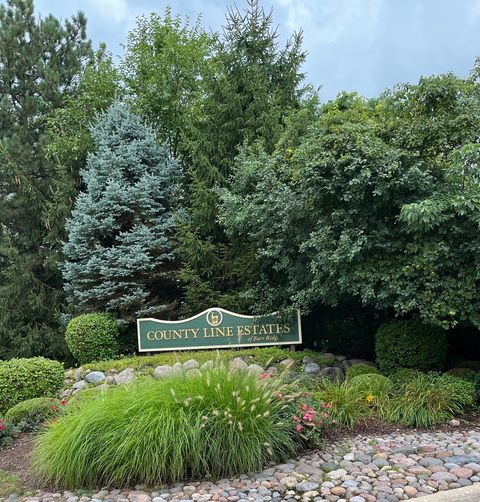 Tiny photo for 1 Hidden Lake Drive, Burr Ridge, IL 60527 (MLS # 12492908)