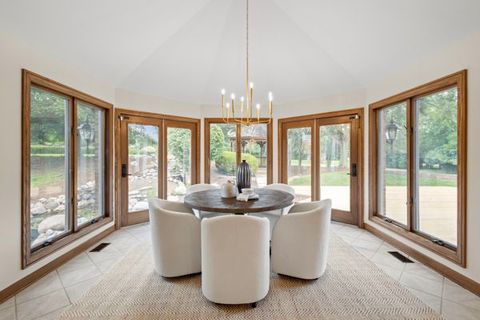 Tiny photo for 1 Hidden Lake Drive, Burr Ridge, IL 60527 (MLS # 12492908)