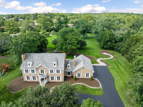 Photo of 1 Hidden Lake Drive, Burr Ridge, IL 60527 (MLS # 12492908)