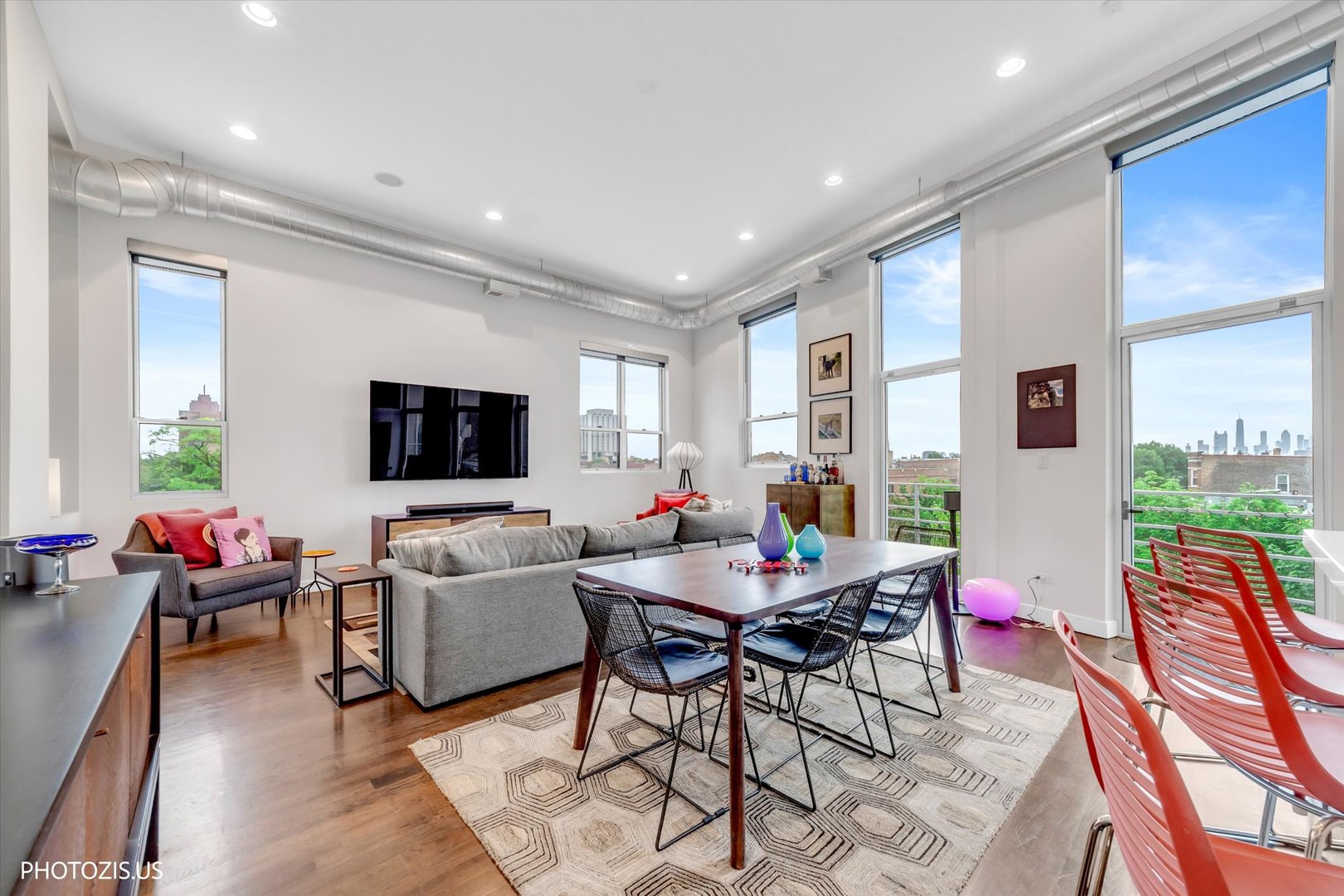 2411 W Walton Street 3E