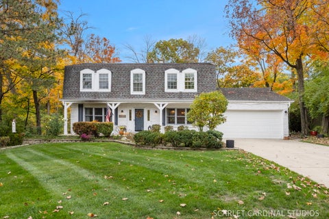 Photo of 23W112 Kings Court, Glen Ellyn, IL 60137 (MLS # 12778702)
