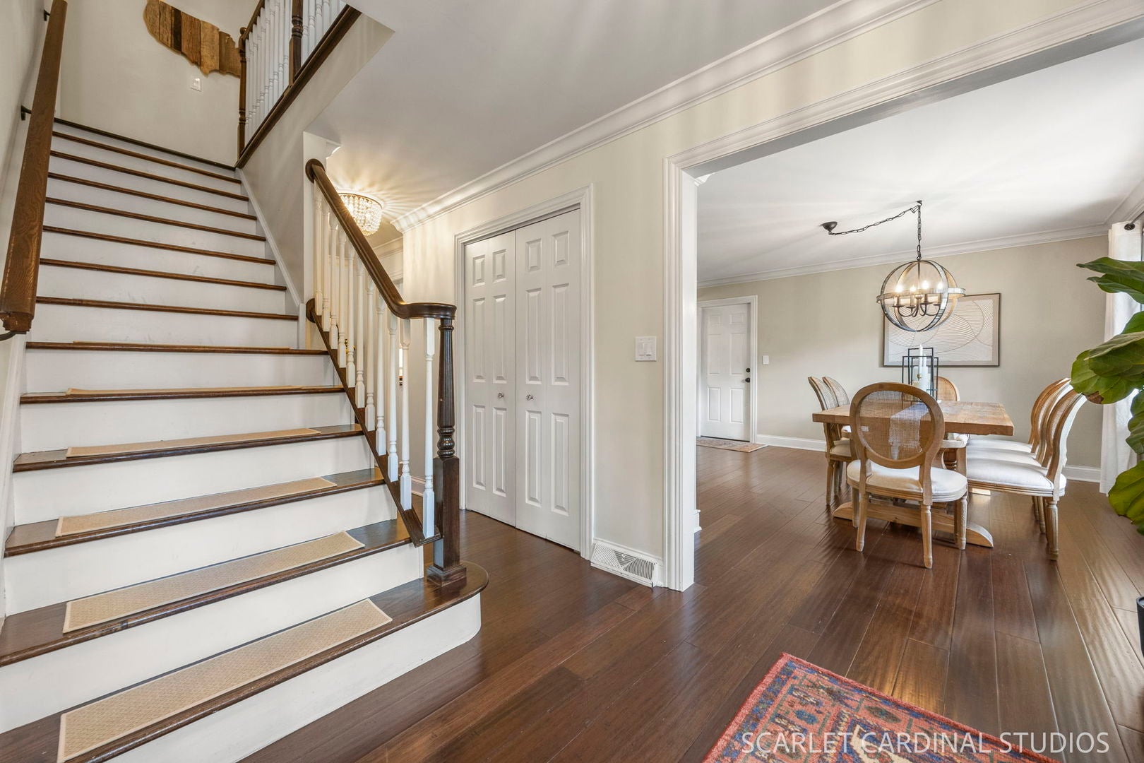 23W112 Kings Court