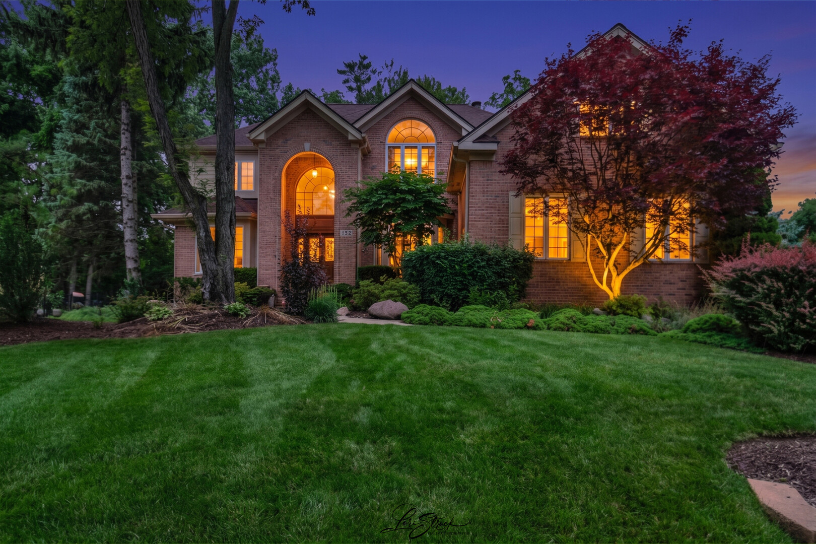 542 W Rosiland Drive