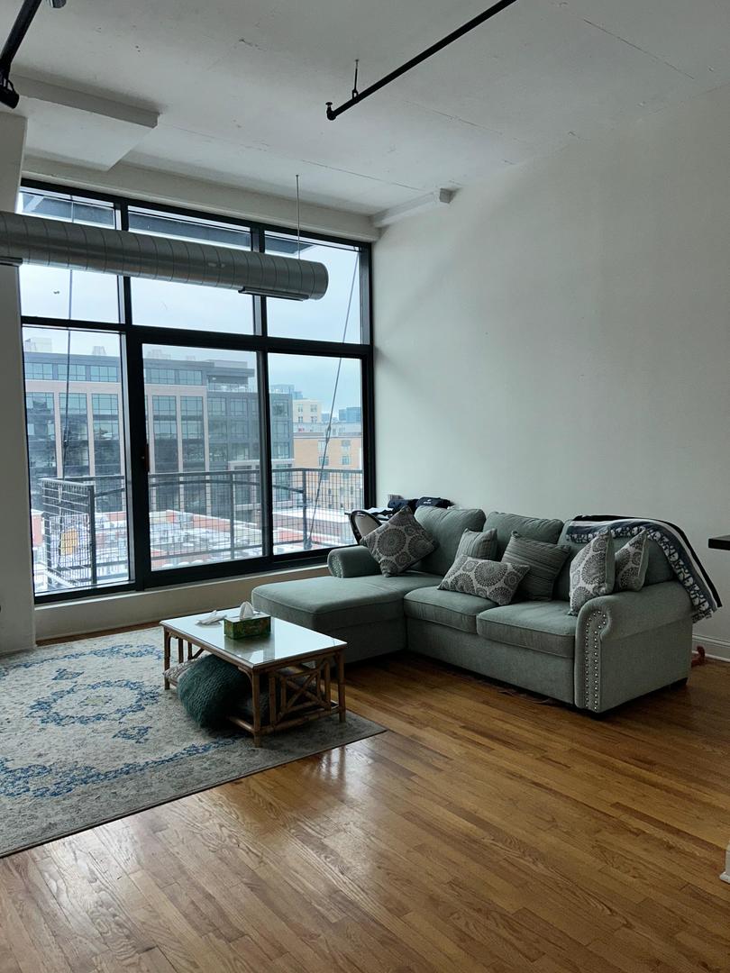 1224 W Van Buren Street 615