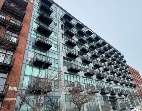 Photo of 1224 W Van Buren Street #615, Chicago, IL 60607 (MLS # 12561850)