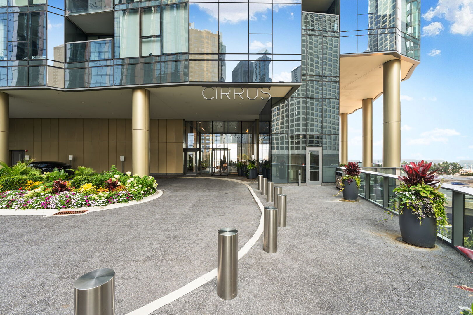 211 N Harbor Drive 1609