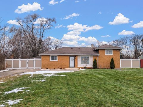 Photo of 128 S Villa Avenue, Addison, IL 60101 (MLS # 12534871)