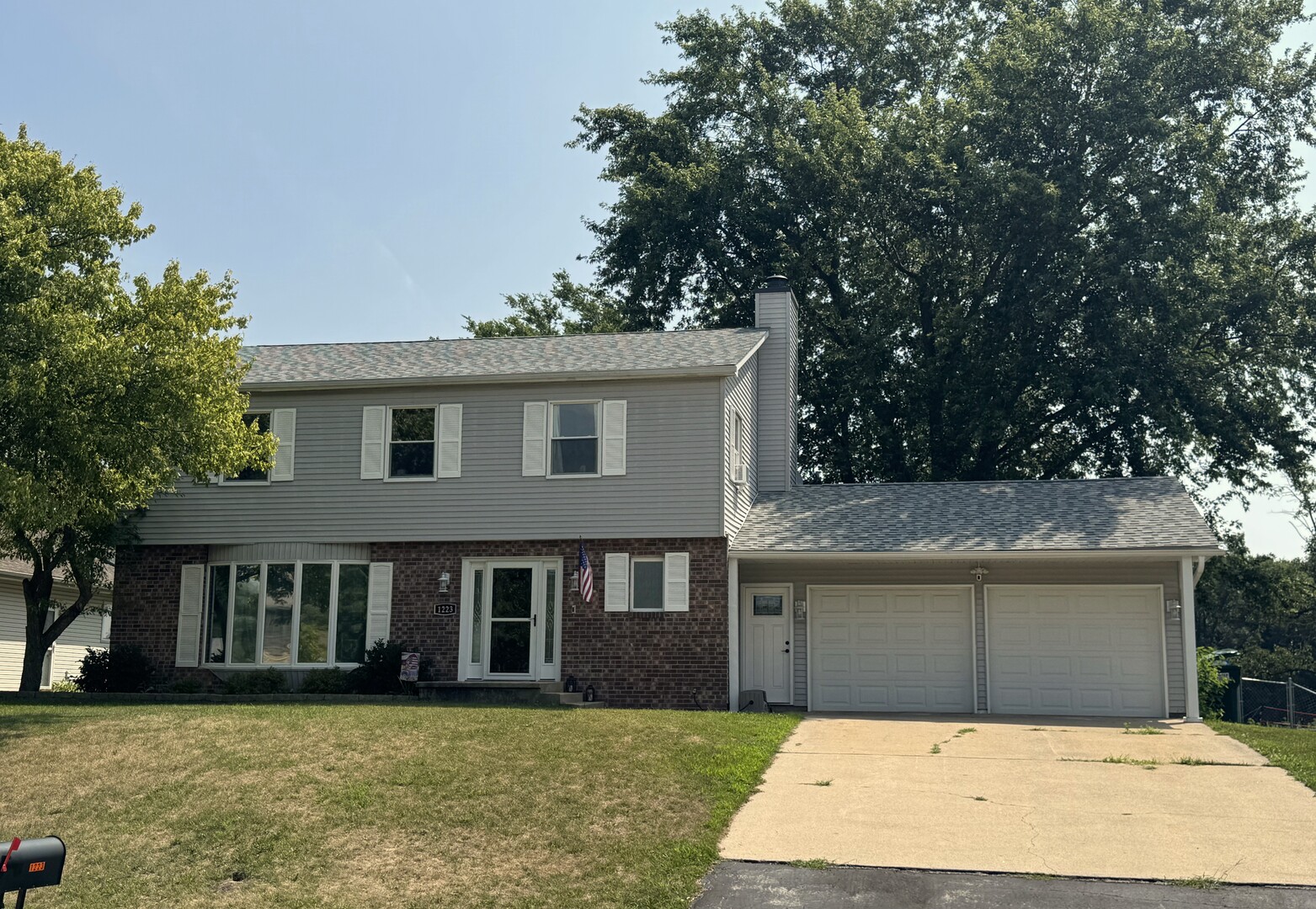 1223 N Bush Avenue