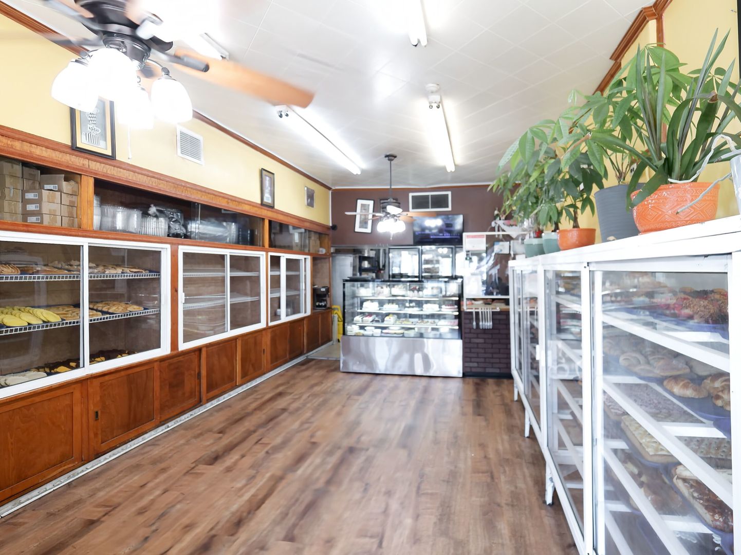 4242 S Archer Avenue