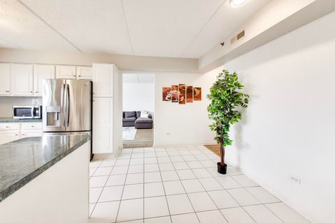 Tiny photo for 351 Town Place Circle #402, Buffalo Grove, IL 60089 (MLS # 12624660)