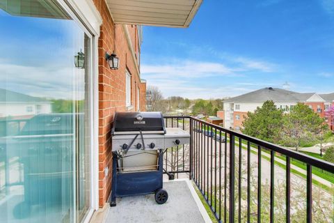 Tiny photo for 351 Town Place Circle #402, Buffalo Grove, IL 60089 (MLS # 12624660)