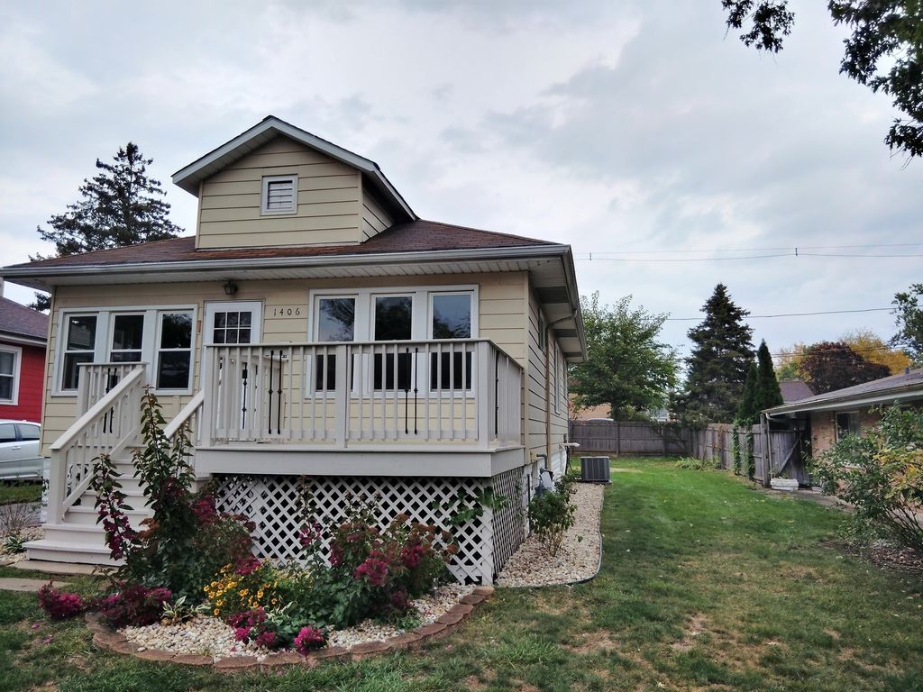 Photo for 1406 Birch Road, Homewood, IL 60430 (MLS # 12382106)