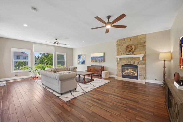 823 Warwick Lane