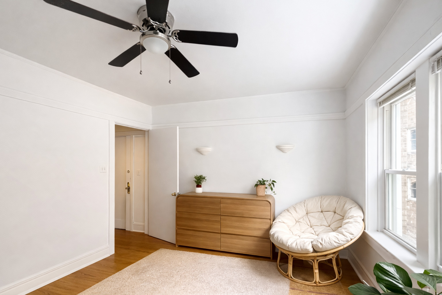 679 W Wrightwood Avenue 2N