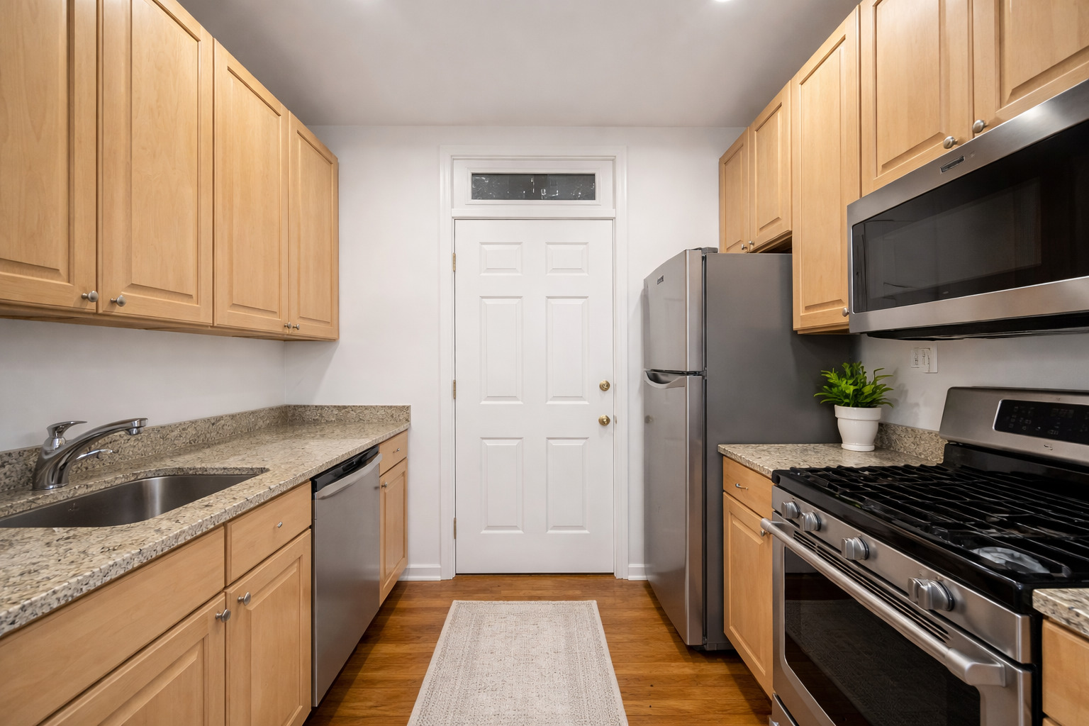 679 W Wrightwood Avenue 2N