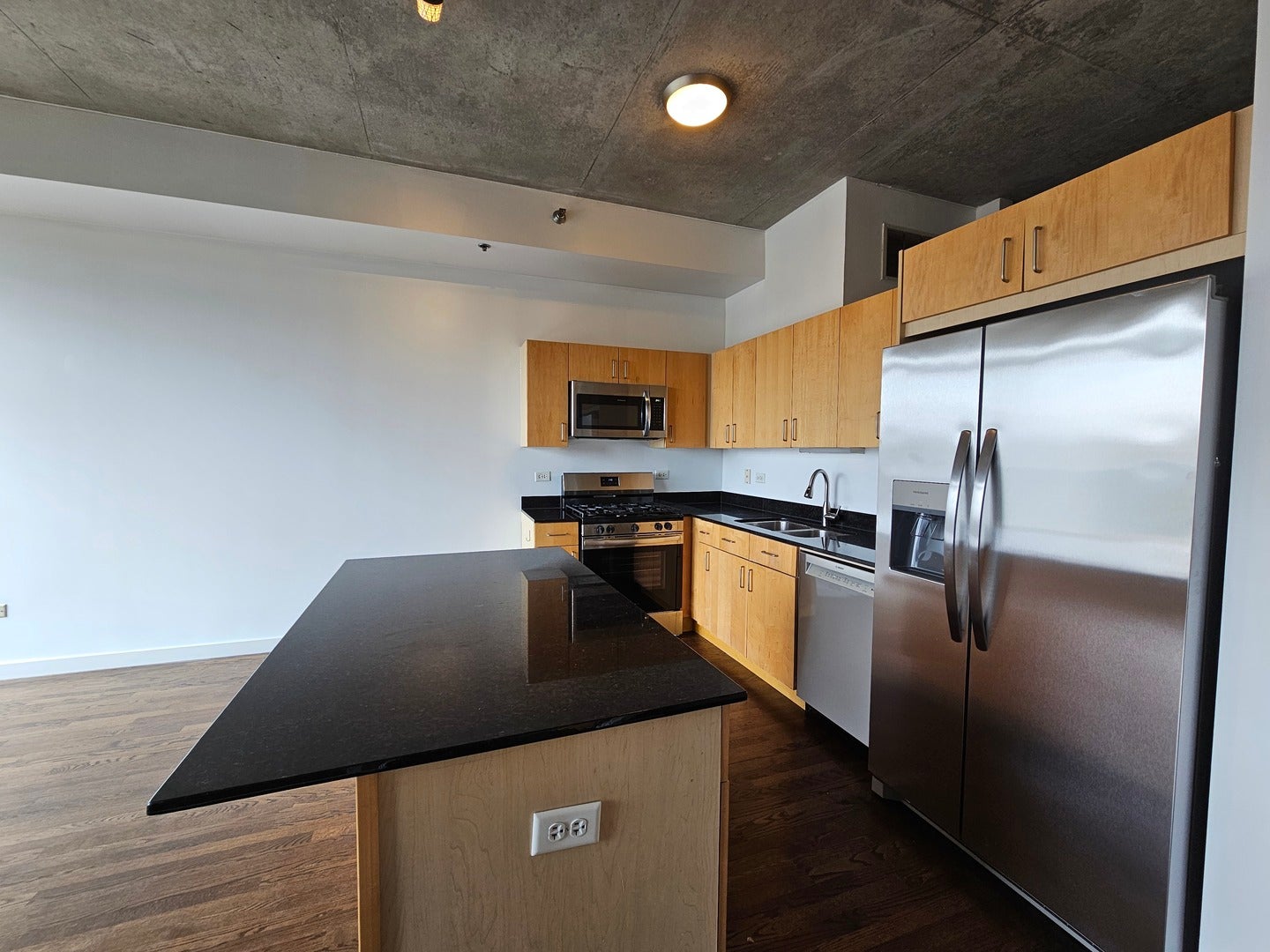1620 S Michigan Avenue 322