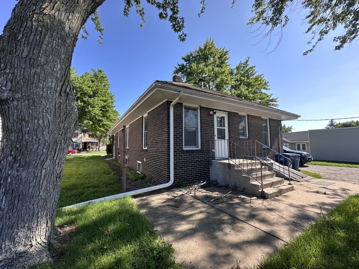 874 O'Conor Avenue