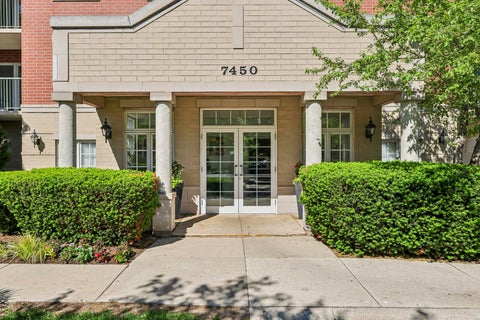 Photo of 7450 N Lincoln Avenue #204, Skokie, IL 60076 (MLS # 12687609)