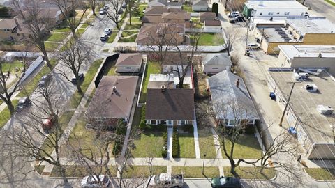 Tiny photo for 7538 E Praire Road, Skokie, IL 60076 (MLS # 12603153)