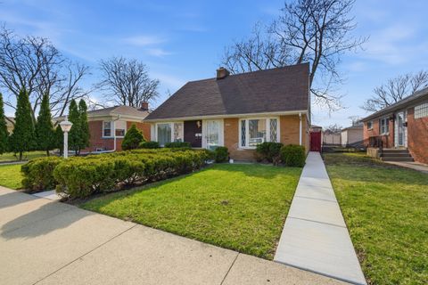 Tiny photo for 7538 E Praire Road, Skokie, IL 60076 (MLS # 12603153)