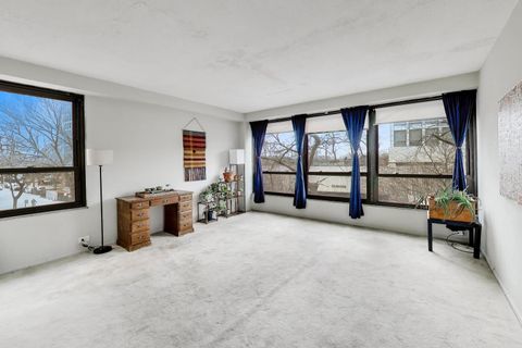 Tiny photo for 5050 S East End Avenue #3B, Chicago, IL 60615 (MLS # 12614735)