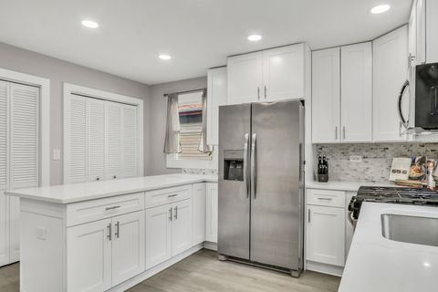 Tiny photo for 1623 N HICKORY Avenue, Round Lake Beach, IL 60073 (MLS # 12470302)