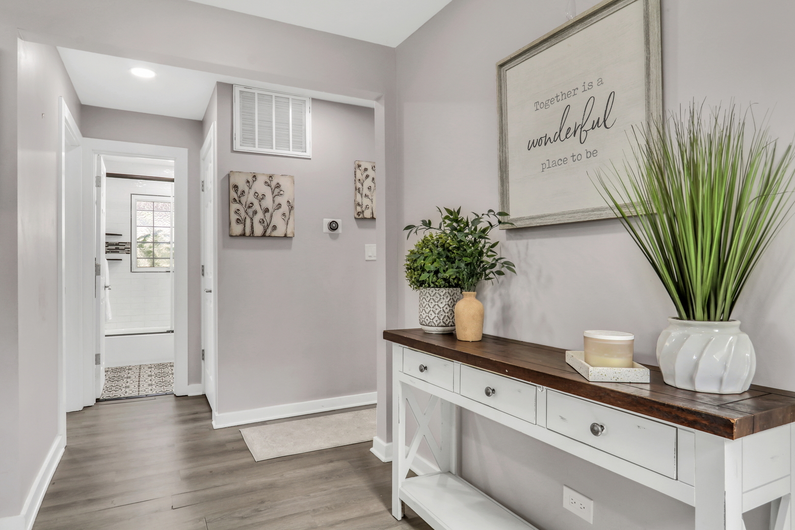 1623 N HICKORY Avenue