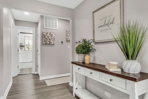 Tiny photo for 1623 N HICKORY Avenue, Round Lake Beach, IL 60073 (MLS # 12470302)