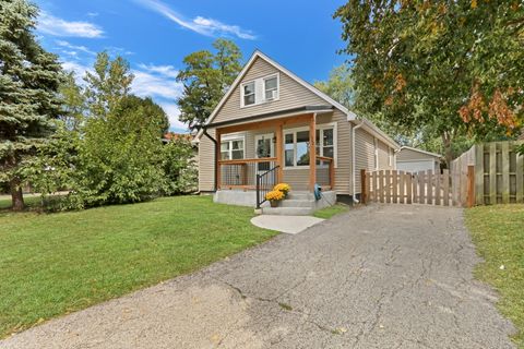 Photo of 1623 N HICKORY Avenue, Round Lake Beach, IL 60073 (MLS # 12470302)