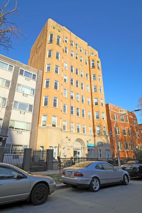 5860 N Kenmore Avenue 802 Chicago IL 60660