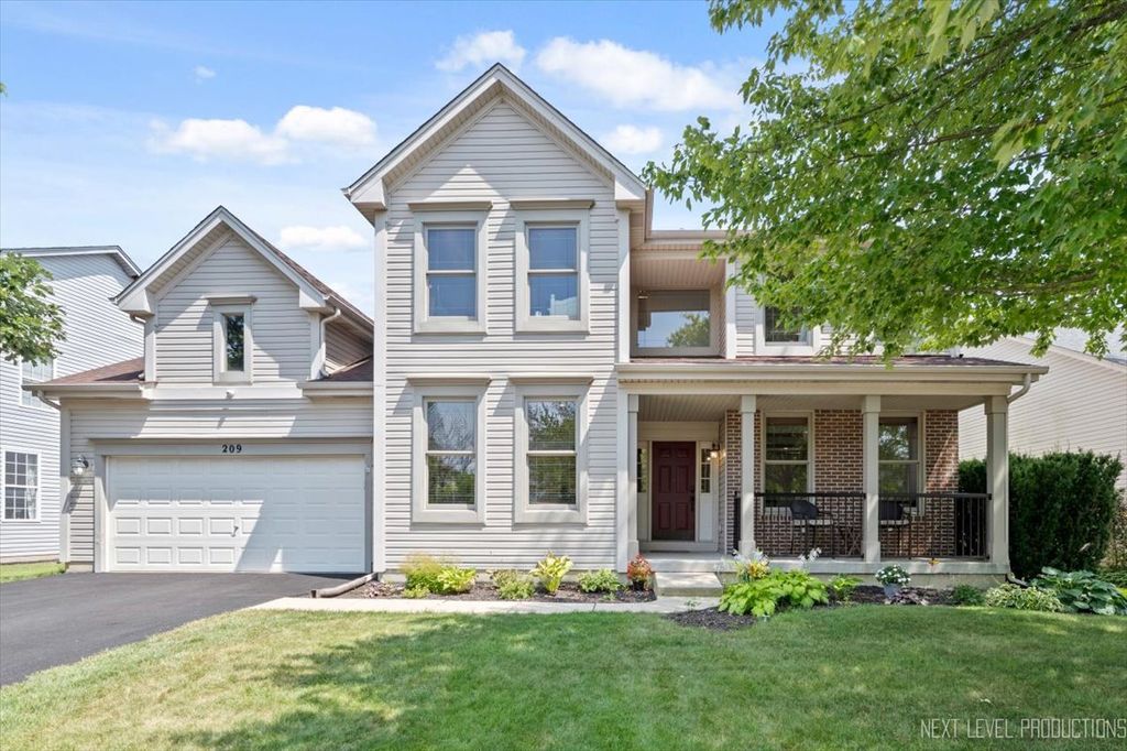 Photo for 209 Somerset Drive, Sugar Grove, IL 60554 (MLS # 12457409)