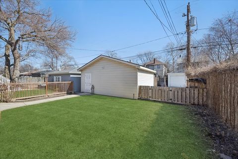 Tiny photo for 624 S Taylor Avenue, Oak Park, IL 60304 (MLS # 12588057)