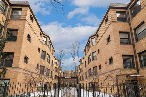 7637 N Greenview Avenue 2W Chicago IL 60626