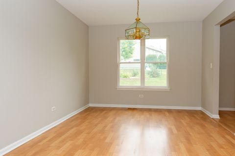 Tiny photo for 992 Mcphee Drive, Lake In The Hills, IL 60156 (MLS # 12459651)