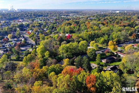 Tiny photo for 910 2ND Avenue S, Clinton, IA 52732 (MLS # QC4269032)