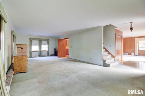 Tiny photo for 910 2ND Avenue S, Clinton, IA 52732 (MLS # QC4269032)