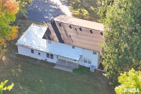 Tiny photo for 910 2ND Avenue S, Clinton, IA 52732 (MLS # QC4269032)