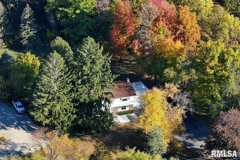 Tiny photo for 910 2ND Avenue S, Clinton, IA 52732 (MLS # QC4269032)