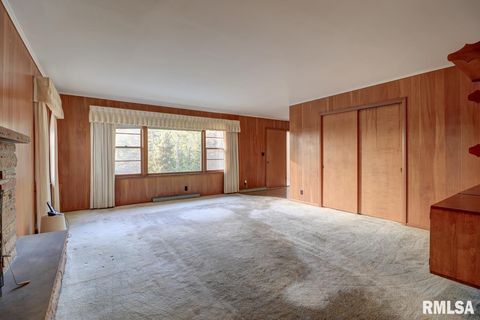 Tiny photo for 910 2ND Avenue S, Clinton, IA 52732 (MLS # QC4269032)