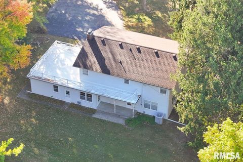 Tiny photo for 910 2ND Avenue S, Clinton, IA 52732 (MLS # QC4269032)