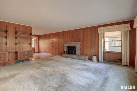 Tiny photo for 910 2ND Avenue S, Clinton, IA 52732 (MLS # QC4269032)