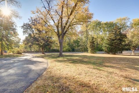 Tiny photo for 910 2ND Avenue S, Clinton, IA 52732 (MLS # QC4269032)