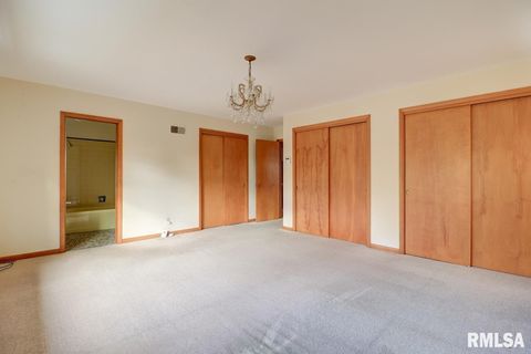 Tiny photo for 910 2ND Avenue S, Clinton, IA 52732 (MLS # QC4269032)