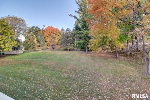 Tiny photo for 910 2ND Avenue S, Clinton, IA 52732 (MLS # QC4269032)